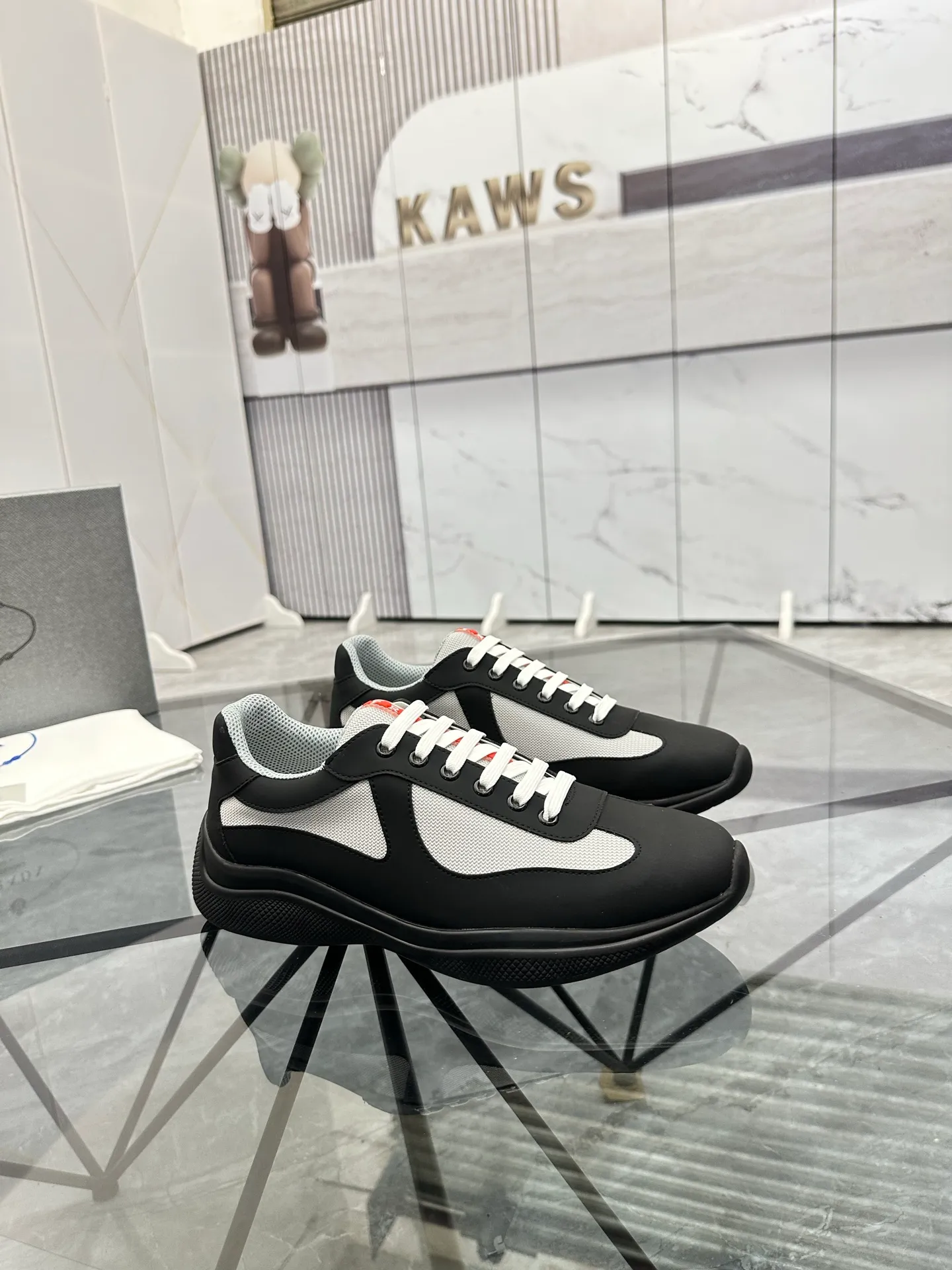 Men's shoes: 💰P360¥ Product trademark: Prada *"Prada*" low-top casual shoes Regular size: 35-47 (can be customized to 48) couple style Product materials: imported silk leather upper, breathable lining, original outsole. Number: 943